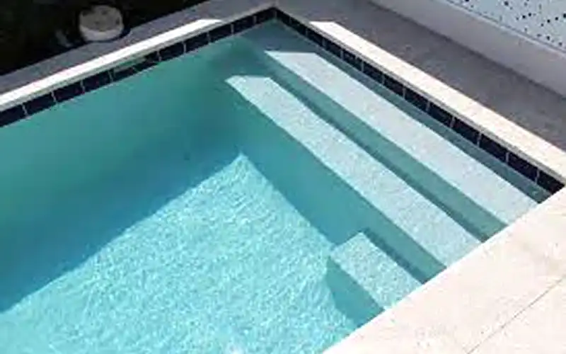 Artic White pool.webp